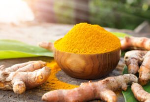 Cúrcuma e Biotina: combinação para cabelos, pele e unhas saudáveis • Beleza com saúde