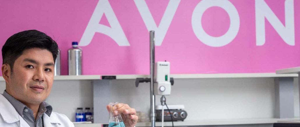 Cinco anos depois, laboratório da Avon no Brasil vira exportador de tecnologia