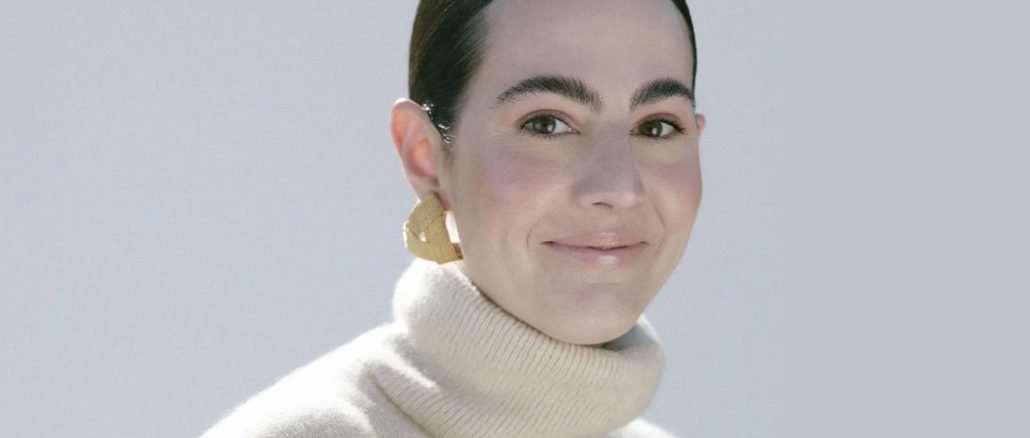 Victoria Ceridono lança própria marca de maquiagem, a Vic Beauté