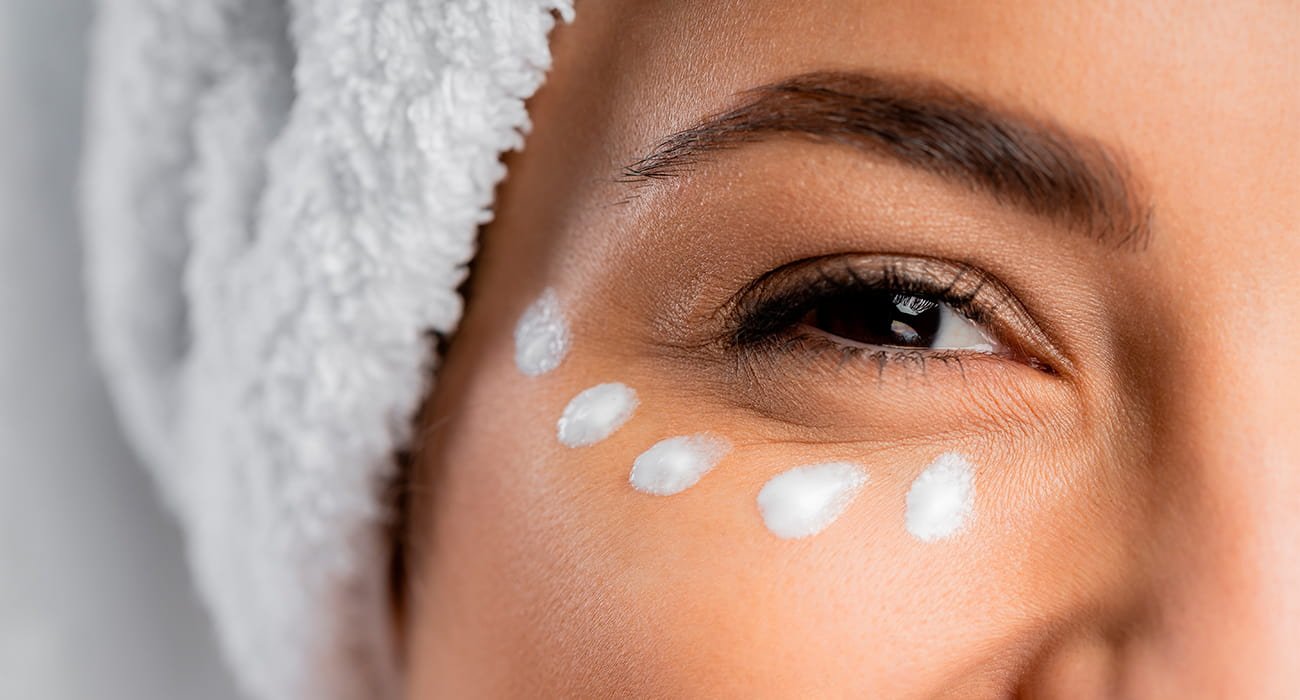 skincare área dos olhos