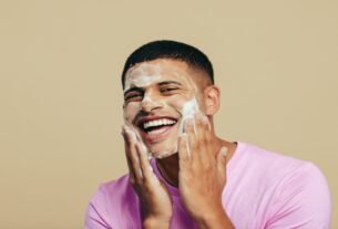 Especialistas dão dicas valiosas para homens que querem fazer skincare