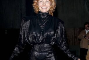 Por que Pamela Anderson pintou o cabelo de ruivo?