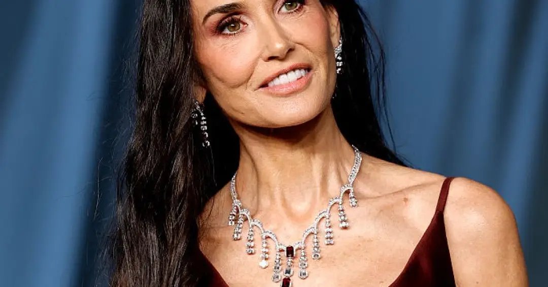 Qual o truque do cabelo dos sonhos de Demi Moore?